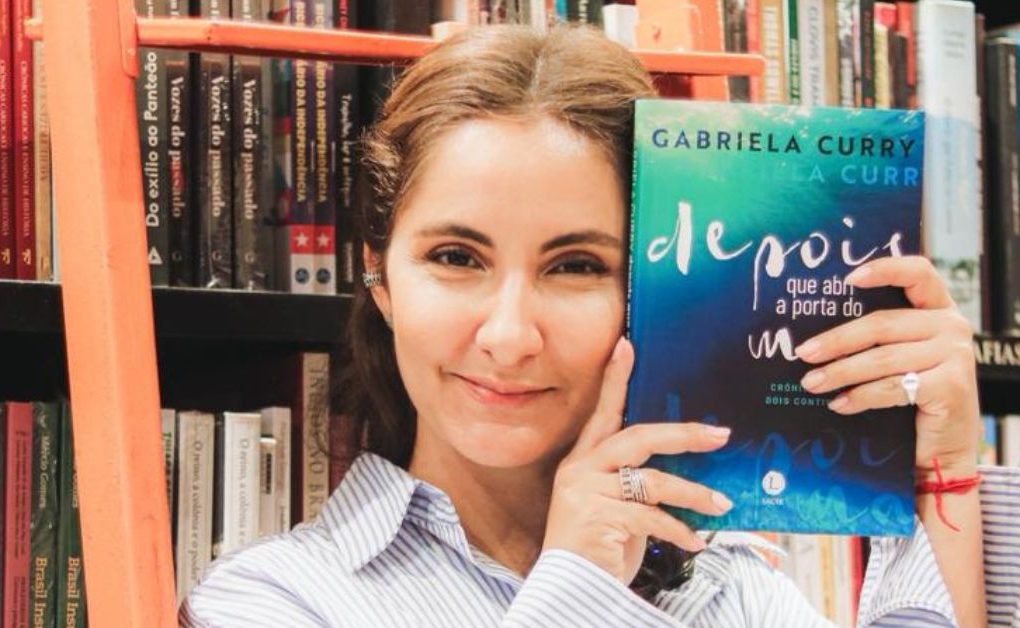 Gabriela Curry, livro