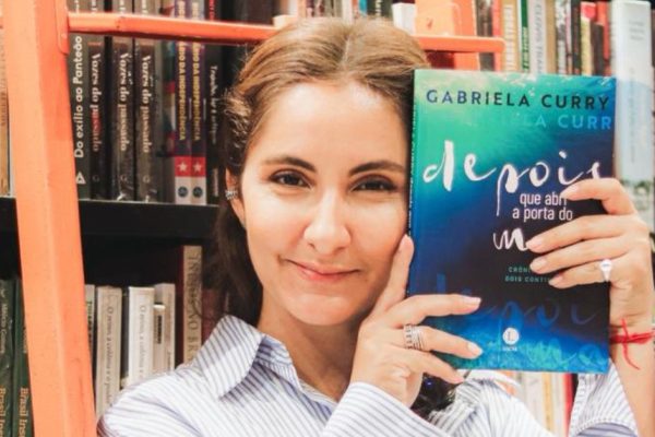 Gabriela Curry, livro
