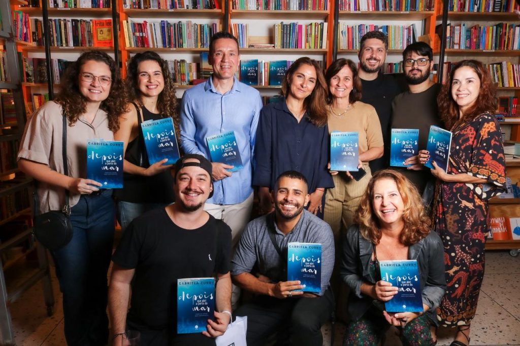 Gabriela Curry, livro
